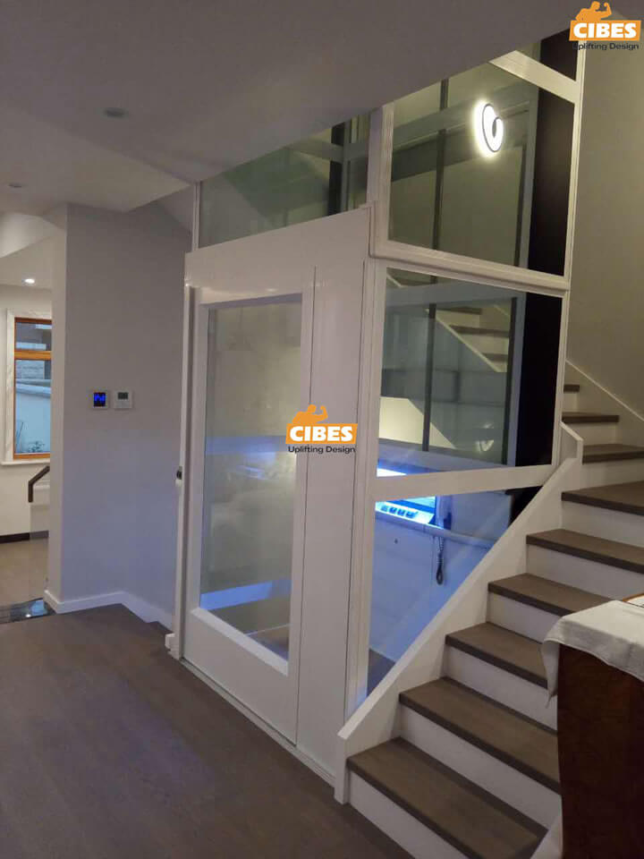 大連樓梯中間別墅電梯