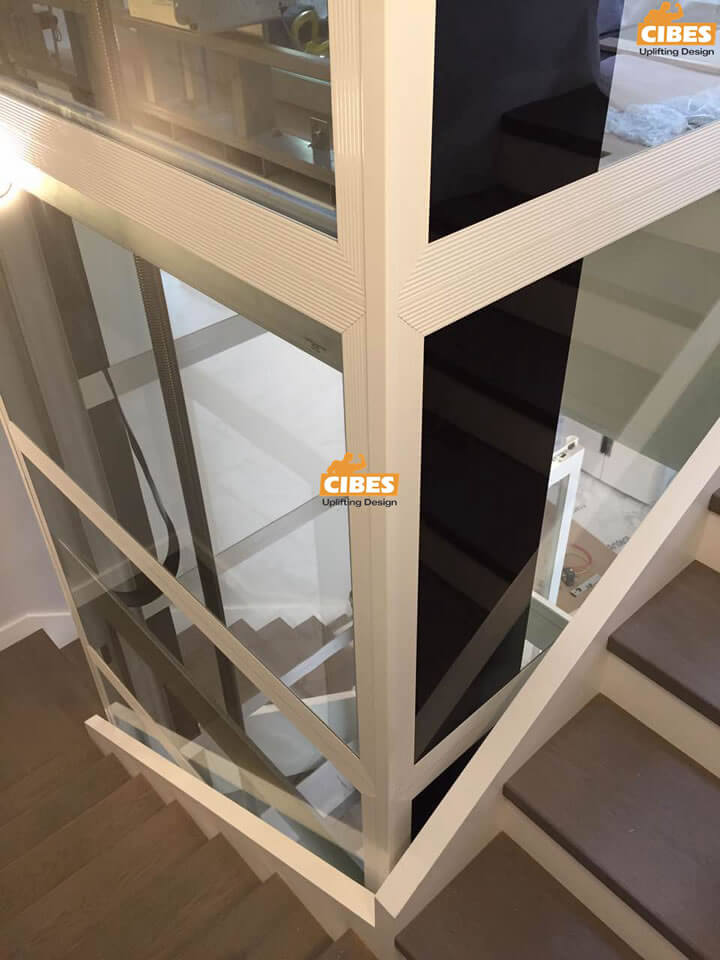 大連樓梯中間別墅電梯