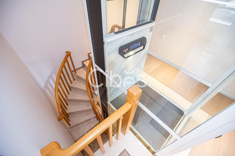 西柏思別墅電梯V80時尚版重慶案例